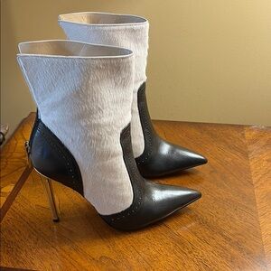 Bruno Magli Elegant Black Leather and White Fur Women’s Ankle Boots